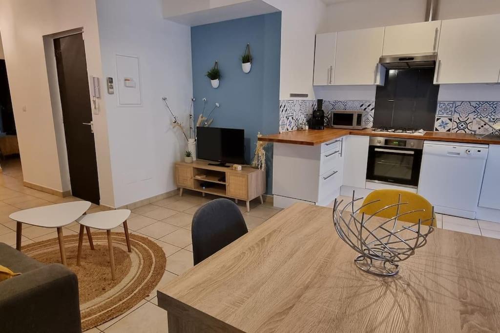 Agreable Appartement Avec 2 Places De Parking Dans Le Garage เบซิเยร์ ภายนอก รูปภาพ